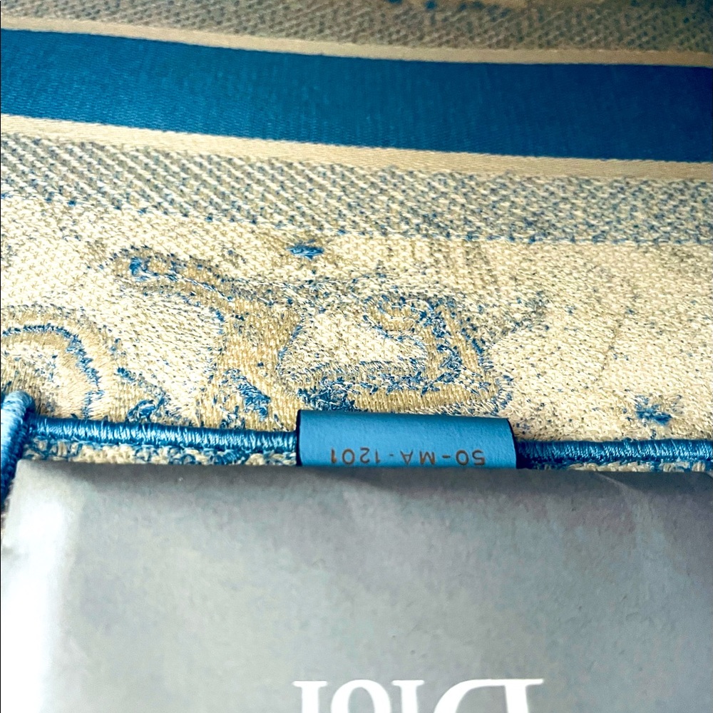 AUTHENTIC DIOR TOILE DE JOUY MEDIUM BOOK TOTE PALE BLUE - Picture 6 of 6